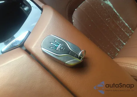 2015 Maserati Quattroporte S Q4 из США, поврежденный, VIN ZAM56RRA3F1142331